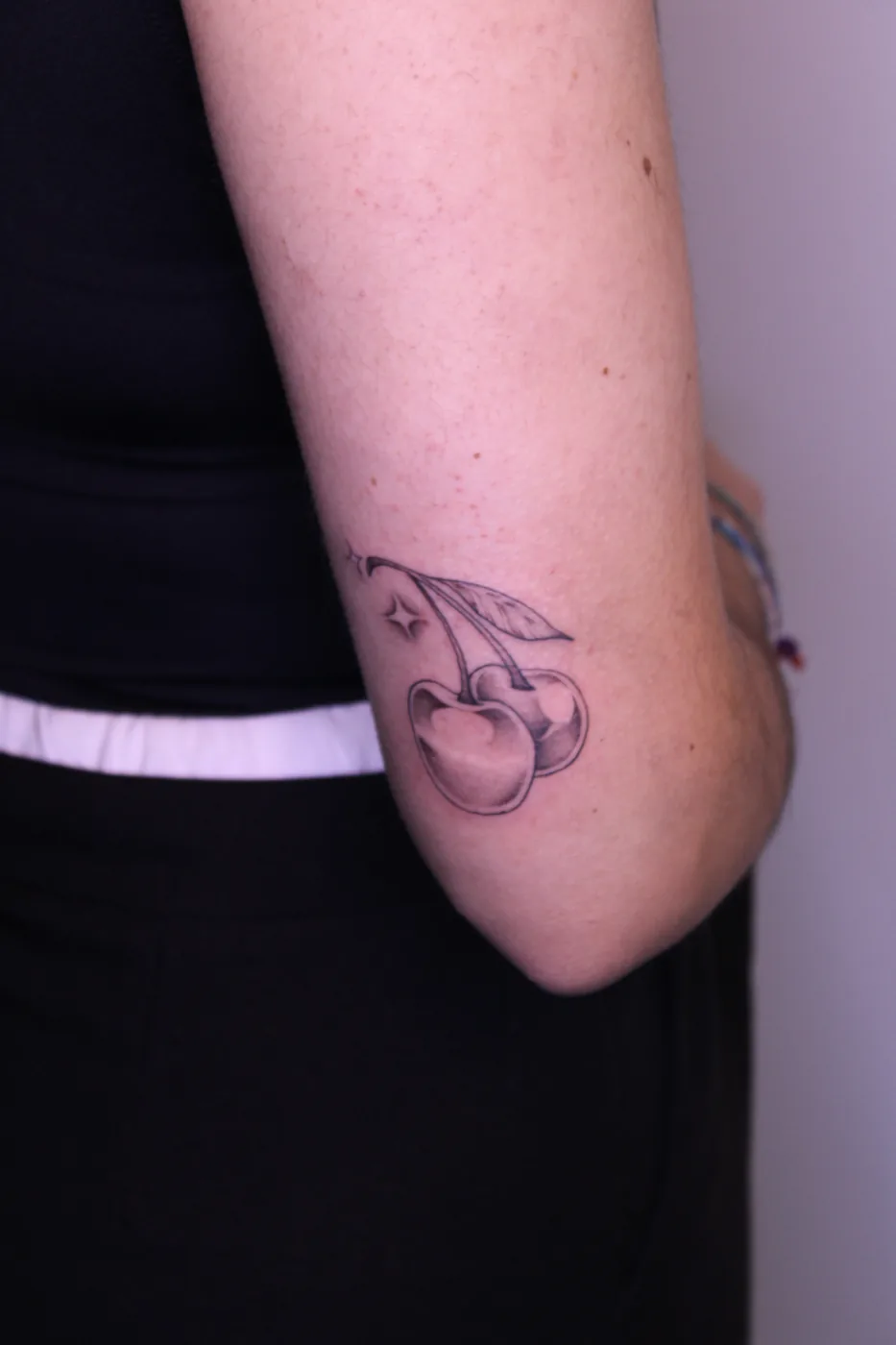Tatuaje blackwork realizado en CUREINK, estudio de tatuaje en Avilés