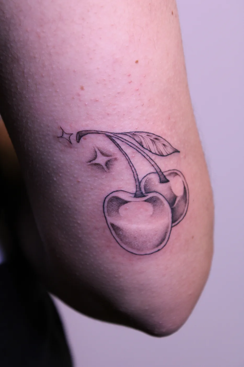 Tatuaje blackwork realizado en CUREINK, estudio de tatuaje en Avilés