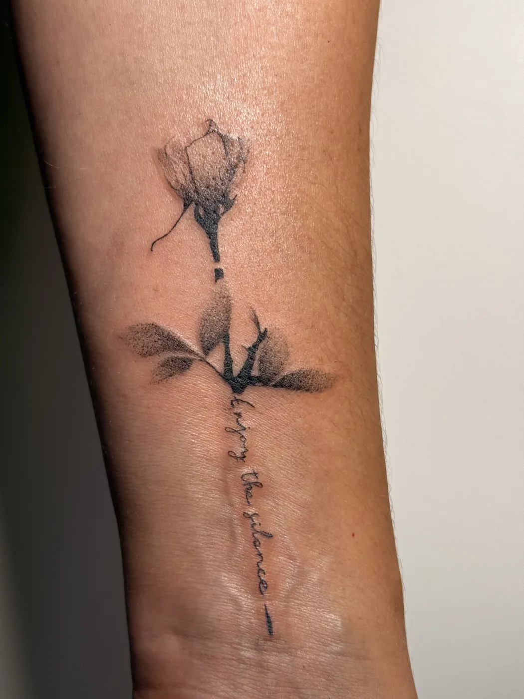 Tatuaje blackwork realizado en CUREINK, estudio de tatuaje en Avilés