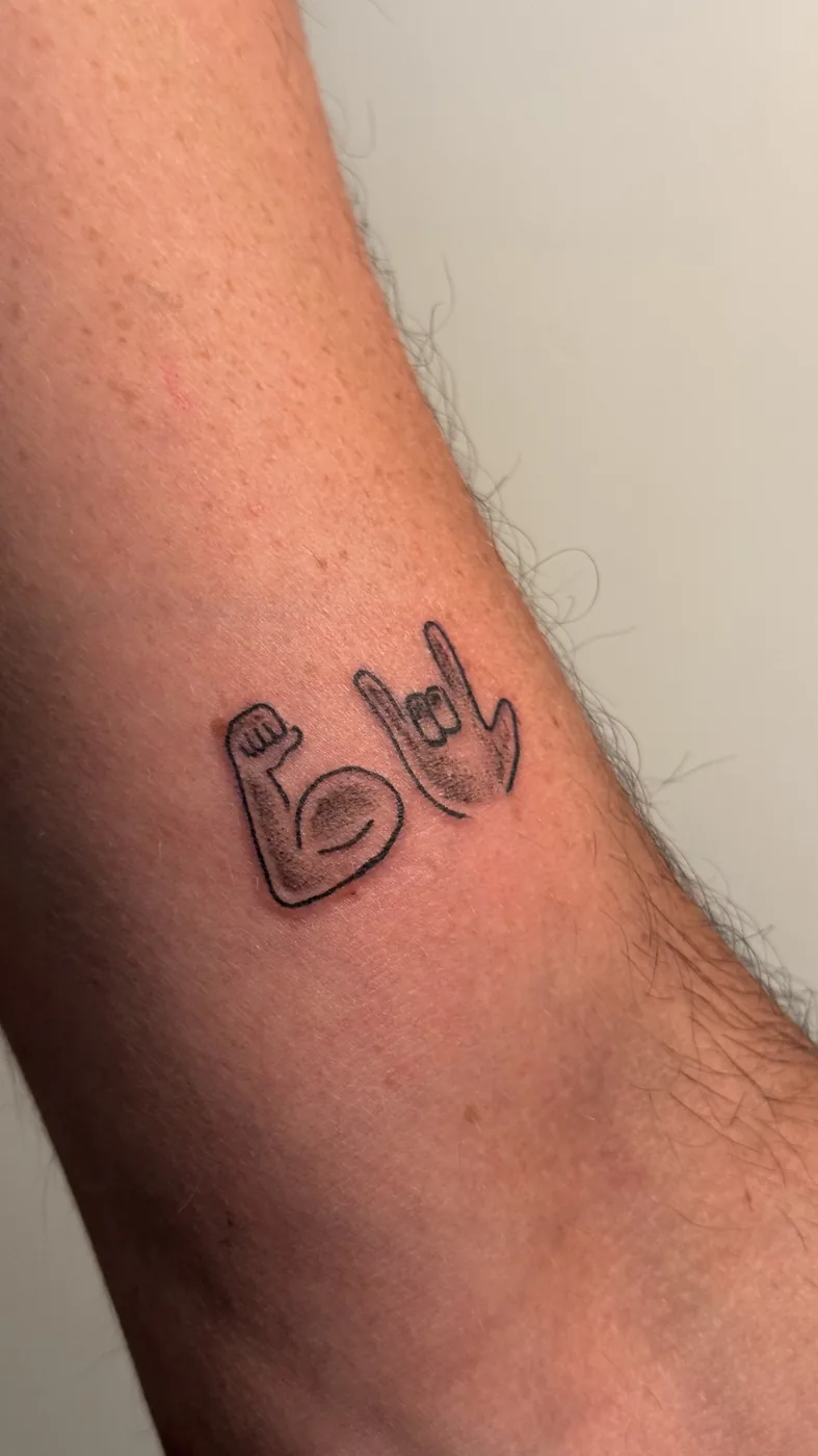 Tatuaje blackwork realizado en CUREINK, estudio de tatuaje en Avilés
