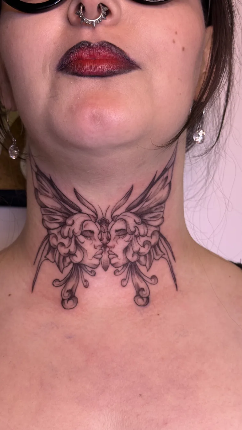 Tatuaje blackwork realizado en CUREINK, estudio de tatuaje en Avilés