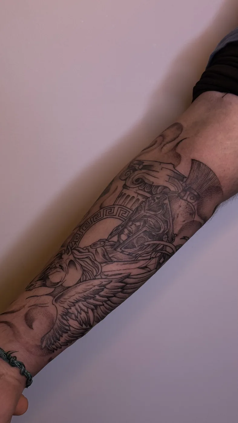 Tatuaje blackwork realizado en CUREINK, estudio de tatuaje en Avilés